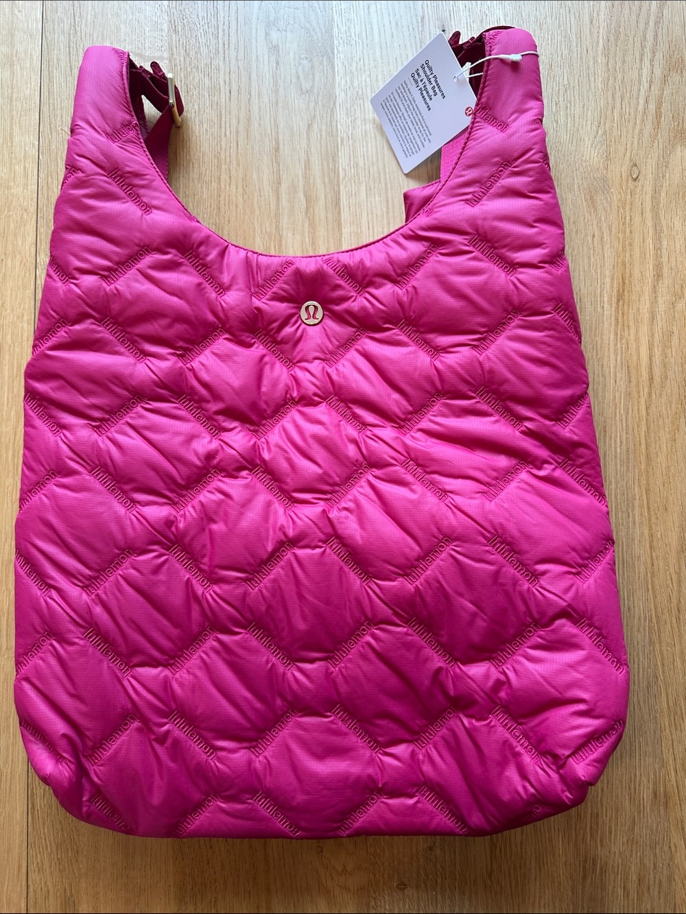 NWT Lululemon Quilty Pleasures Shoulder Bag 14L Berry Rumble - Picture 7 of 7